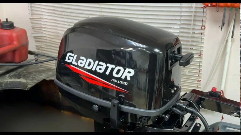Обложка видео «Gladiator 9.8 и Parsun — подробное сравнение моторов»